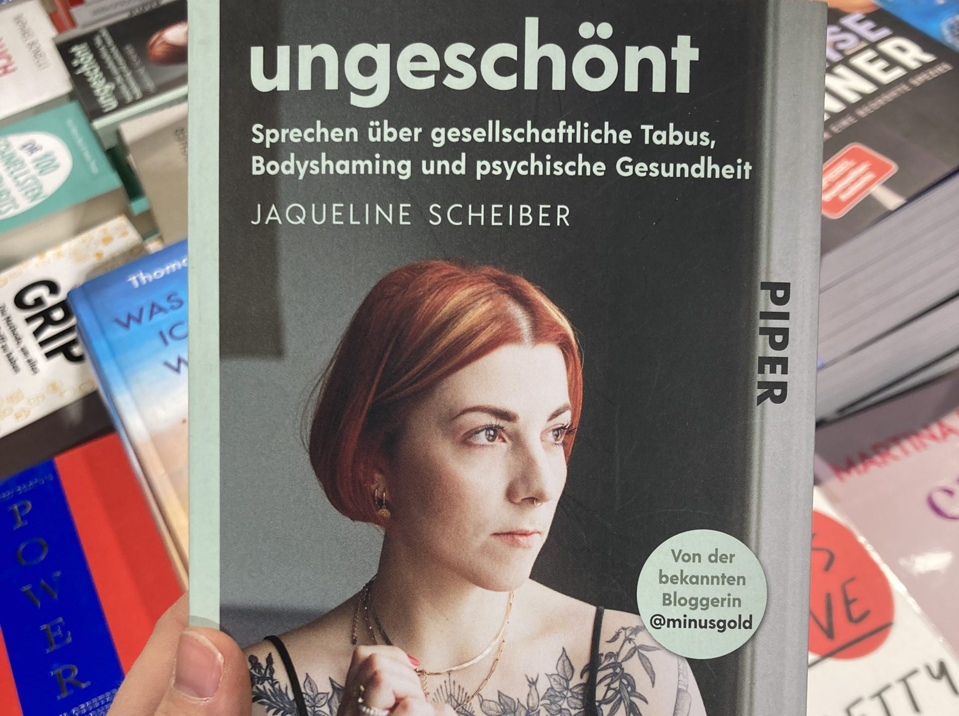Jacqueline Scheiber über Körper, Scham, Verletzlichkeit und Feminismus in "Ungeschönt".